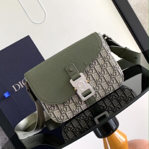 Small saddle messenger bag
