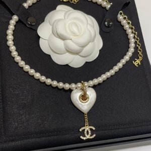 Chanel 24P new hollow white heart full diamond double C pendant pearl necklace