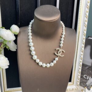 Pearl short necklace