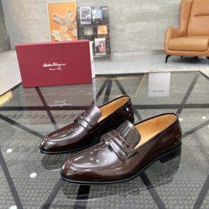 Burberry leather shoe