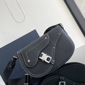 Saddle messenger bag