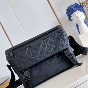 M25121 premium leather voyager small postman bag