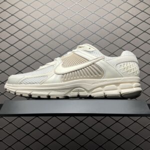 Zoom Vomero 5 Running Shoes
