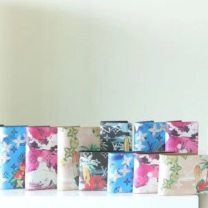 M83749 passport holder and accessories set