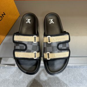 LV high-end mens summer slipper with rubber sole