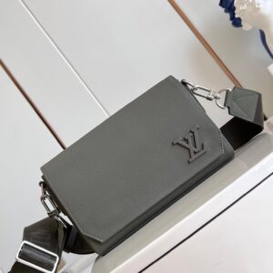 M25125 khaki green premium leather take off small postman bag