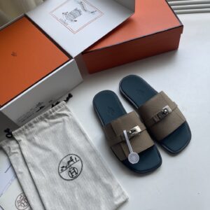 H brand kelly buckle mens slipper with leather sole design