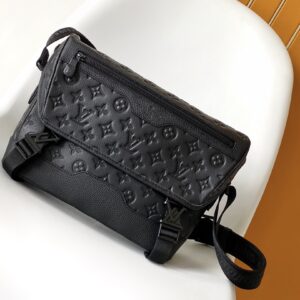 Voyager Small Crossbody Bag Shadow leather