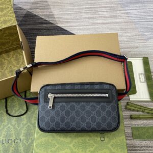 Gucci zip pouch