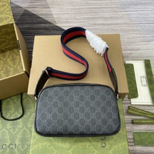 Gucci shoulder pouch