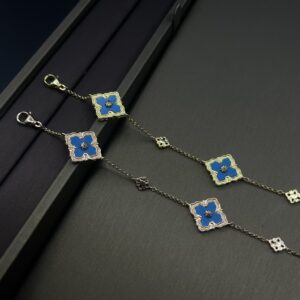 Three flower bracelet blue pearl