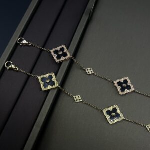 Three flower bracelet black pearl