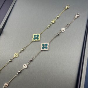 Single flower green bezel charm bracelet