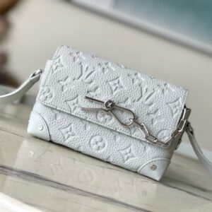 Steamer Crossbody Bag Soft taurillon leather