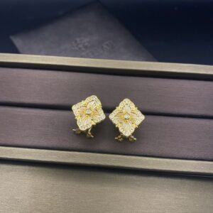 White shell stud earrings