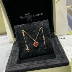 V C Mini Red Onyx Four-Leaf Necklace