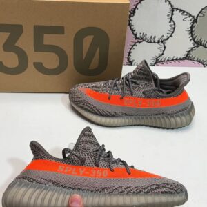 Adidas Yeezy 350 V2 sneakers star label