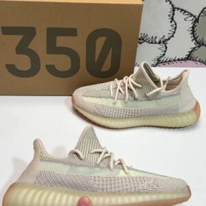 Adidas Yeezy 350 V2 sneakers star label