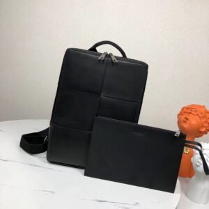 Size 27x37x10 Leather