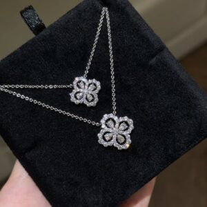 Water drop four leaf necklace diamond