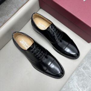 Classic men's business leather dress shoes