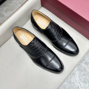 Classic men's business leather dress shoes