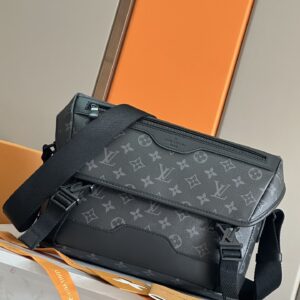 Messenger Voyager PM Jm bag in monogram shadow leather
