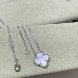 Van cleef & arrels platinum white flower necklace