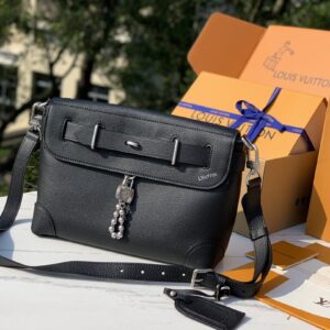 Steamer suitcase