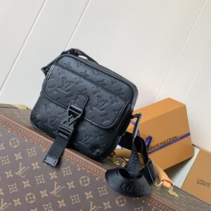 Getaway Crossbody Bag Taurillon leather