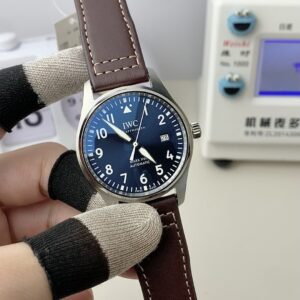 V7 Vangaurd Mark Eighteen blue dial watch
