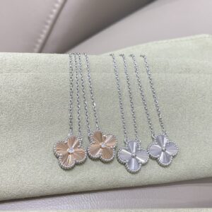 High quality gold laser-engraved necklace popular