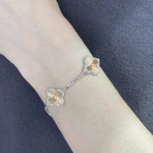 VCA Christmas cart flower four leaf clover arm ring