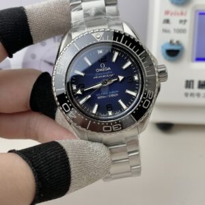 VS Omega Aqua Terra 600 Sea King series watch