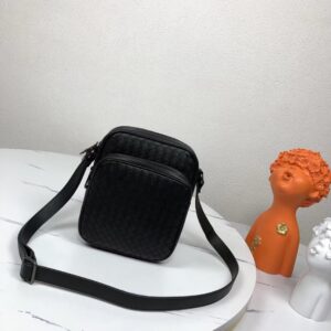 BV men's single shoulder small messenger bag