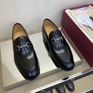 Formal leather shoes