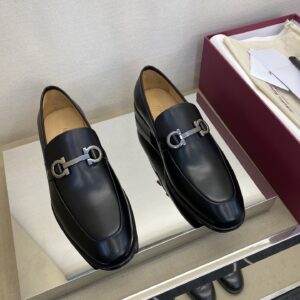 Formal leather shoes