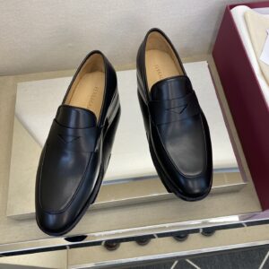 Formal leather shoes