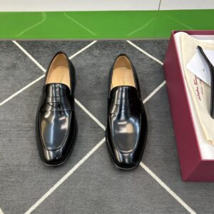 Formal leather shoes