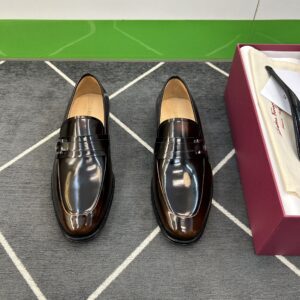 Formal leather shoes
