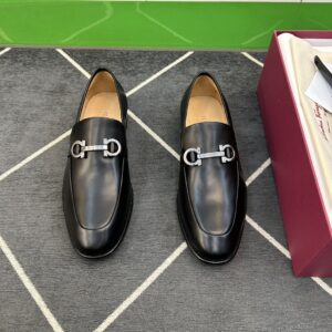 Formal leather shoes