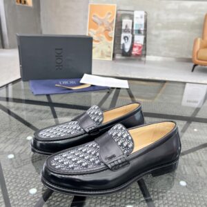 Male formal leather shoes with Italian leather