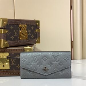 Sarah Slim Wallet Model M12172