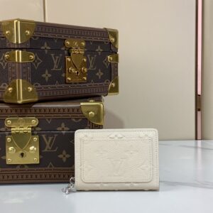 Lisa Slim Wallet Model M12536