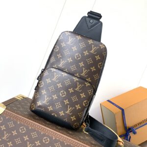 Louis Vuitton Avenue single shoulder bag