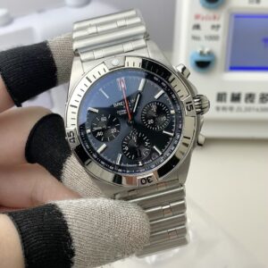 TF TAG Heuer Carrera Chronograph B01 steel band watch