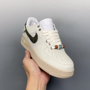 Nike Air Force 1 Low panda prank with collapsible toespace