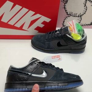 Nike Dunk Low SB sneakers Oregon limited edition
