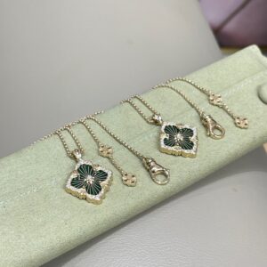 Emerald check necklace