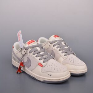 Nike SB Dunk Low Supreme